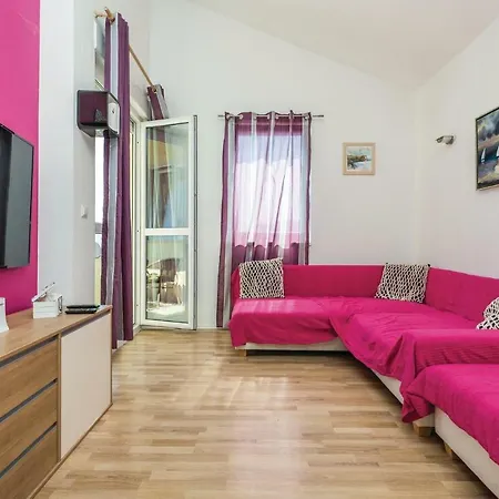 Apartment Two-bedroom In Pag *